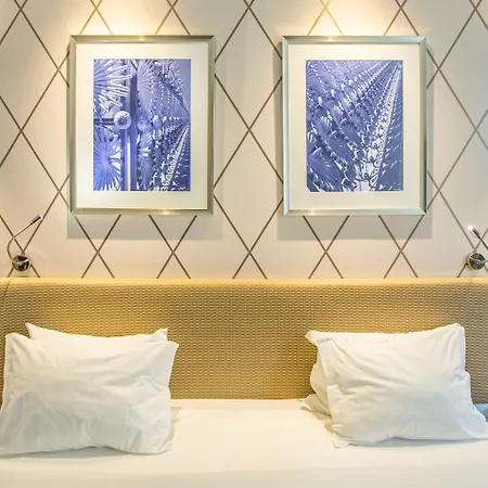 Hotel Carmo 4*