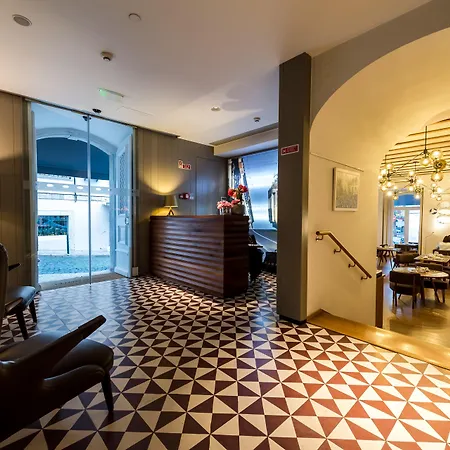 리스보아 카르모 4*