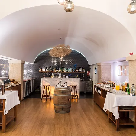 리스보아 카르모 4*