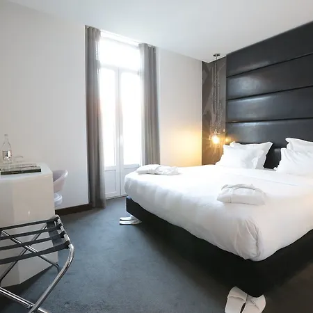 Hotel Carmo 4*