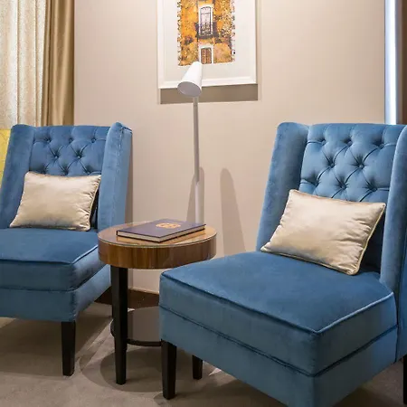 Hotel Carmo 4*