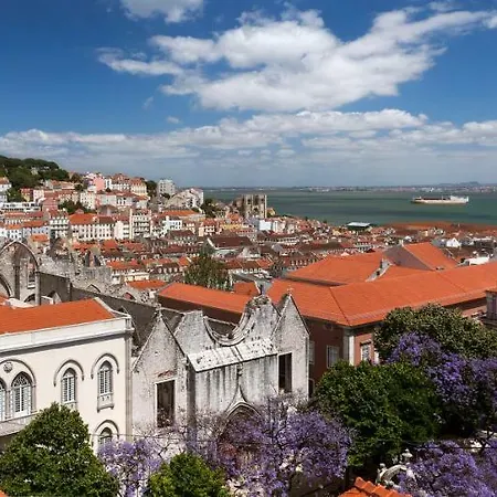 Carmo Hotel 4*